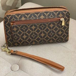 Fossil wallet zip clutch